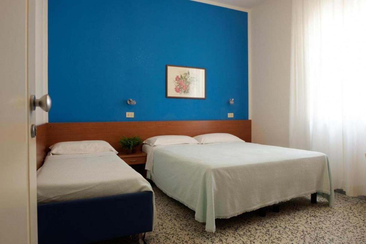Hotel Edy Римини Экстерьер фото